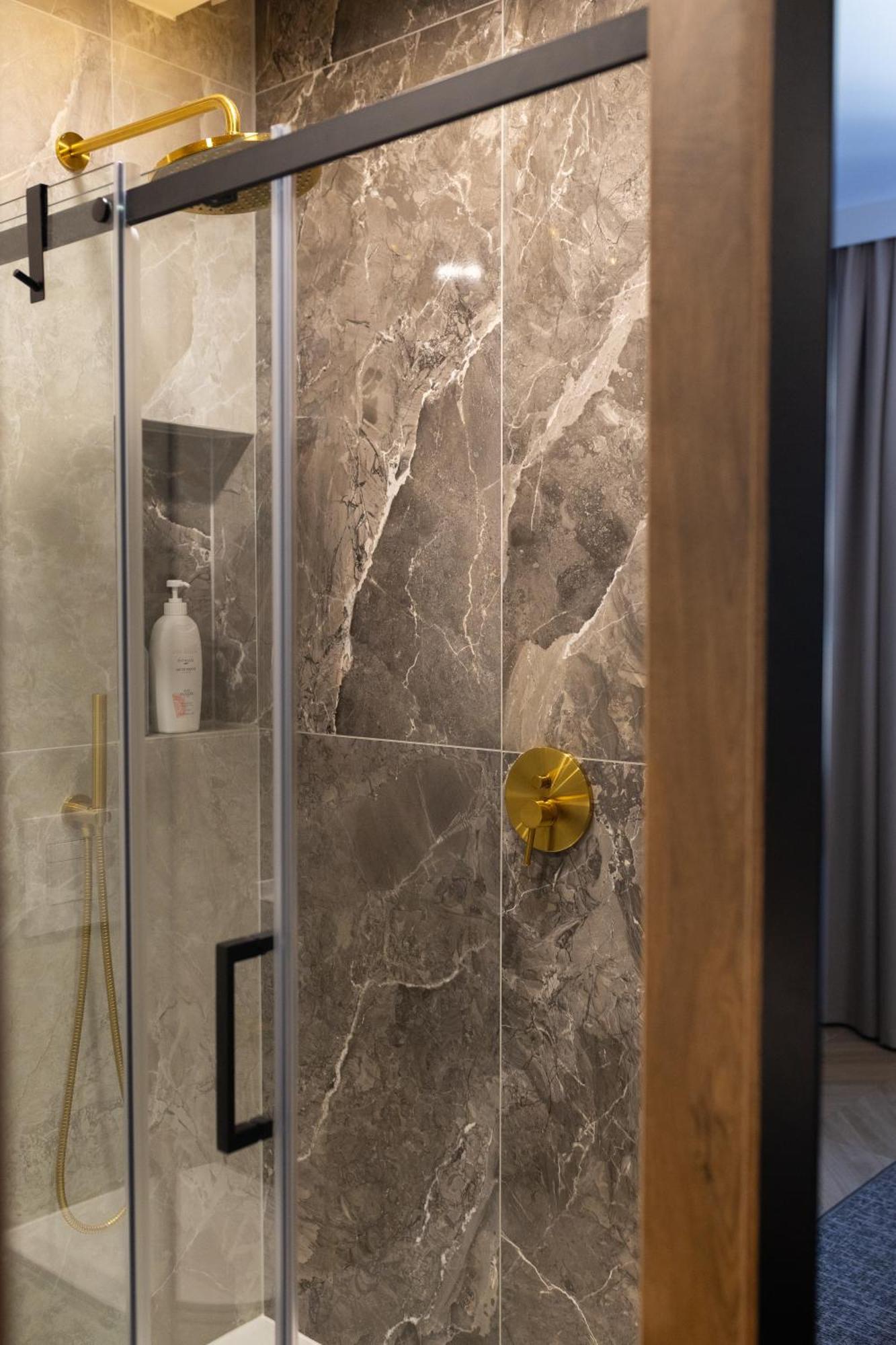 Four Sisters Luxury Rooms In Siauliai 外观 照片